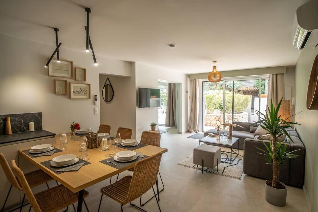 Rez De Villa De Charme-Piscine-3 Chambres 6 Pers Сен-Рафаэль Экстерьер фото